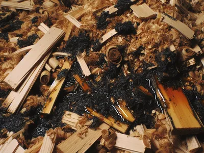 опилки и стружка древесные, загрязненные нефтью или нефтепродуктами (содержание нефти или нефтепродуктов 15 % и более)